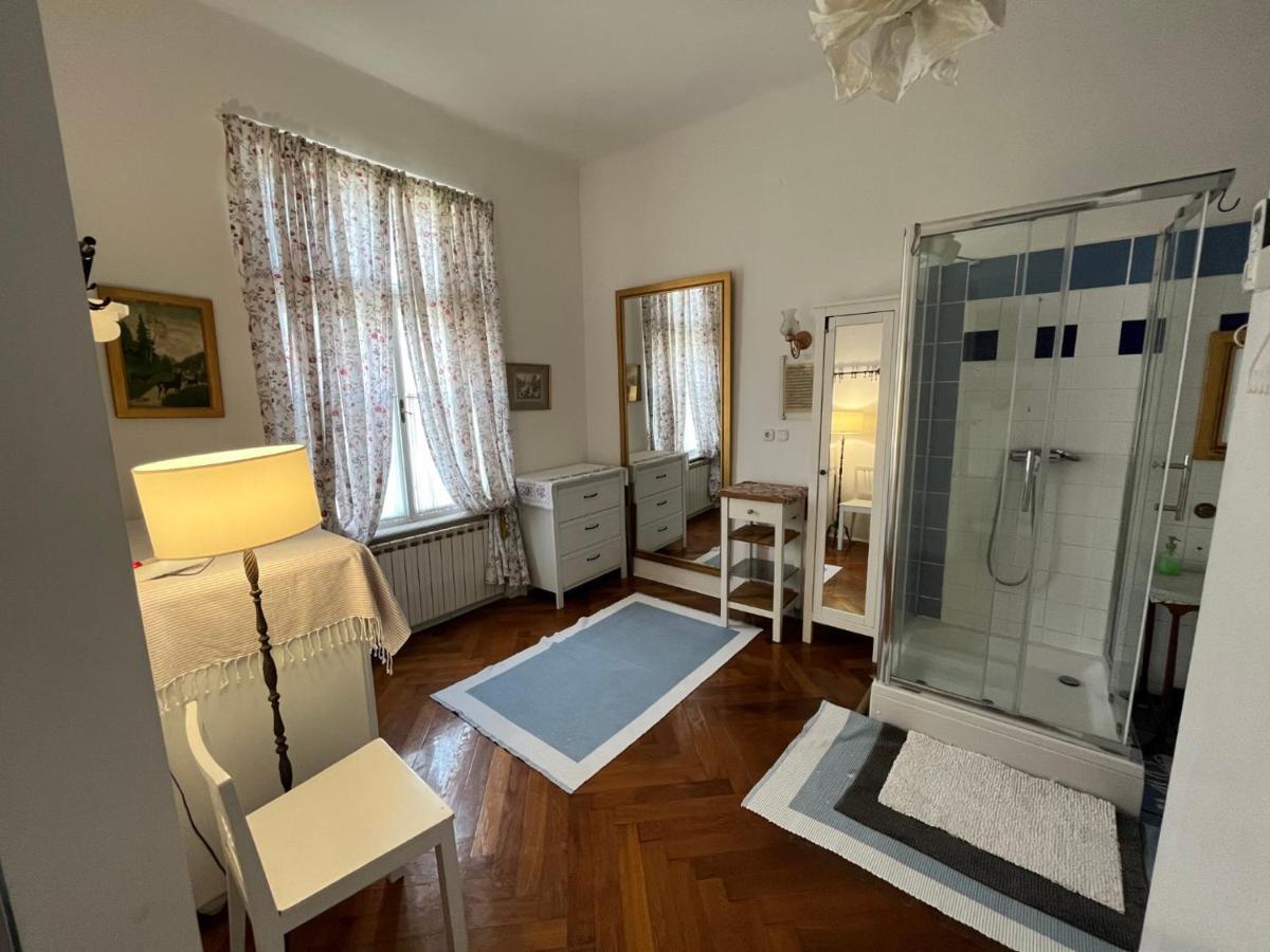 Guest House Ilicki Plac Zagreb Exteriör bild