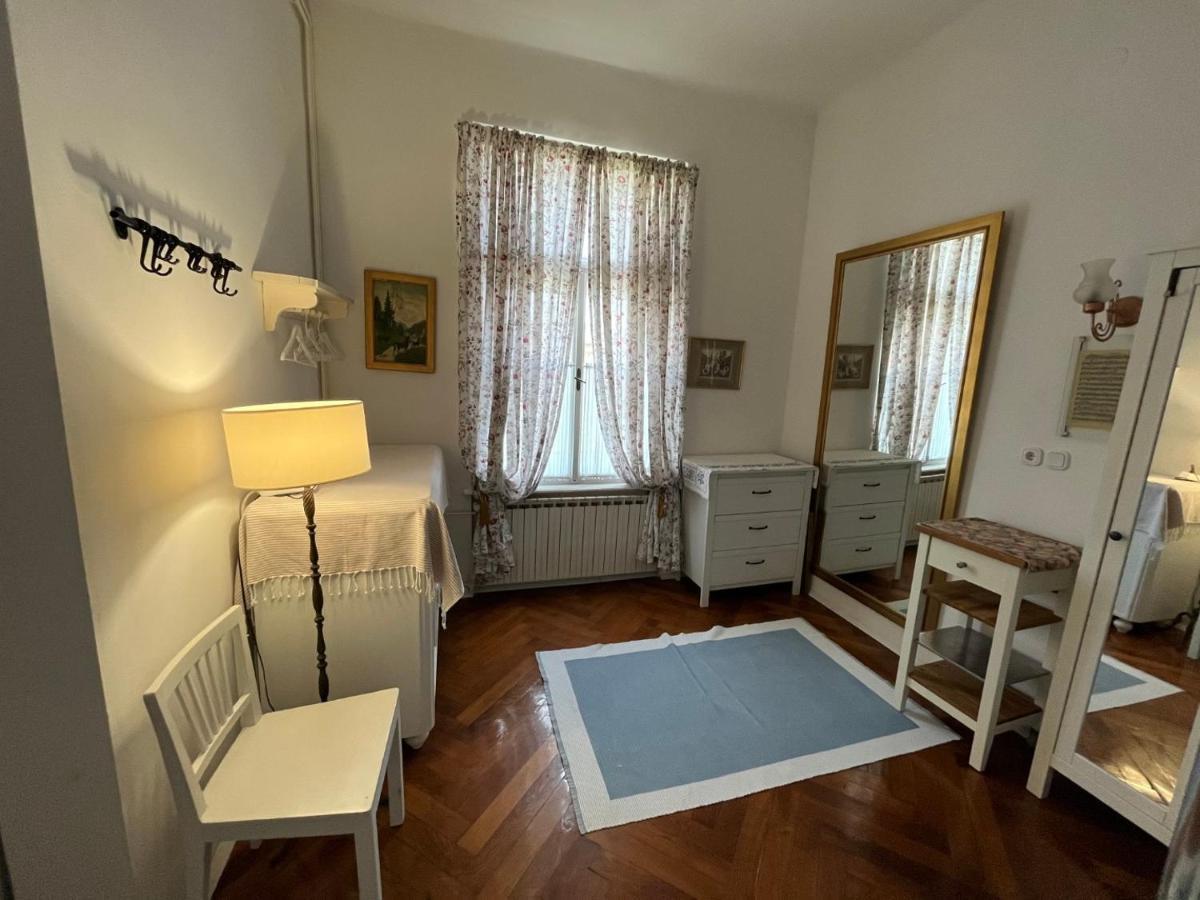 Guest House Ilicki Plac Zagreb Exteriör bild
